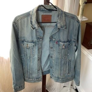 Levi’s medium denim jean jacket